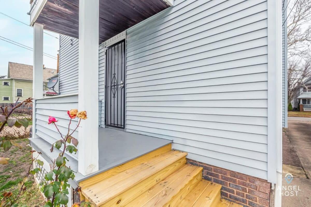 Beautifully Remodeled Duplex Apt In West Blvd Cleveland Extérieur photo